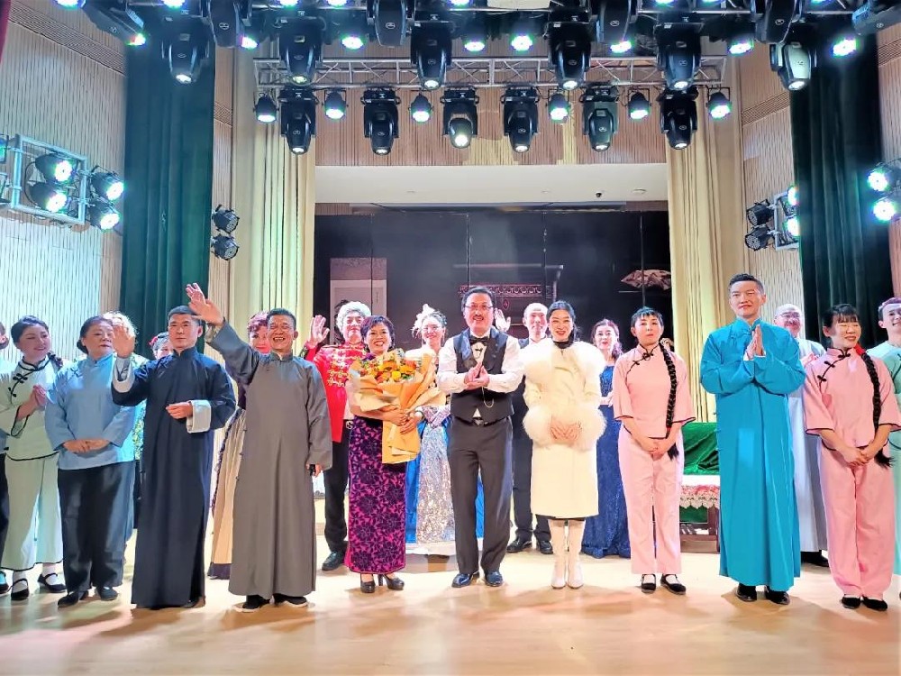 雙雄醉為文化襄陽(yáng)添彩，襄陽(yáng)武漢兩地戲劇聯(lián)袂、詩(shī)歌朗誦交流演出圓滿成功！
