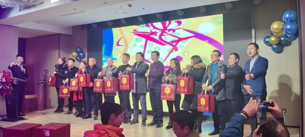 開新局、譜新篇，物流人年會豪飲雙雄醉，湖北省現(xiàn)代物流促進會襄陽年會如期召開！